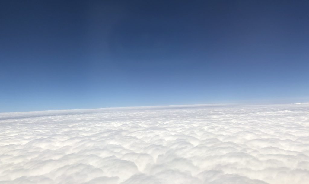 飛行機からの景色（雲の上）