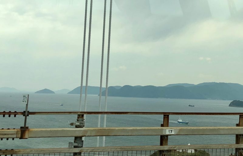 瀬戸大橋から見る海