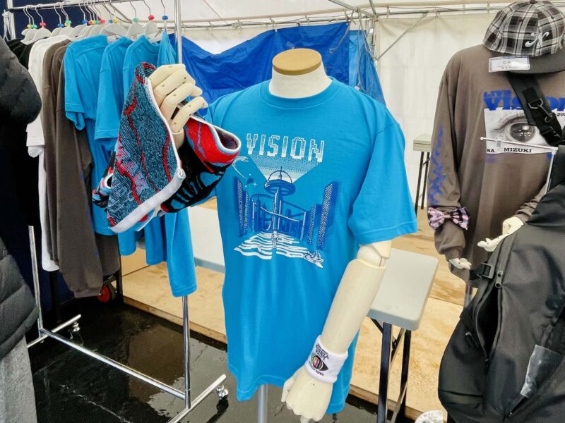 水樹奈々 LIVE VISION 2025-2026 兵庫2日目のグッズ物販展示(会場限定Tシャツ)
